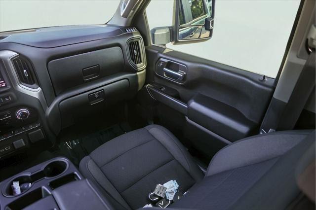 2025 Chevrolet Silverado 2500HD 4WD Crew Cab Standard Bed Custom