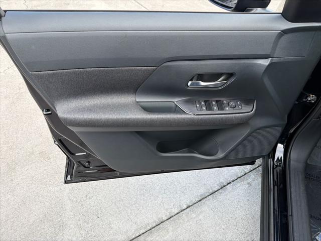 2025 Nissan Kicks SV FWD