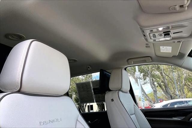 2024 GMC Yukon 4WD Denali