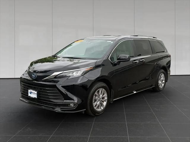 2025 Toyota Sienna XLE for sale in Putnam, CT