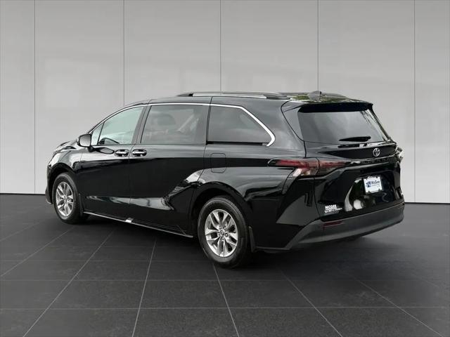 2025 Toyota Sienna XLE