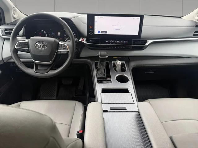 2025 Toyota Sienna XLE