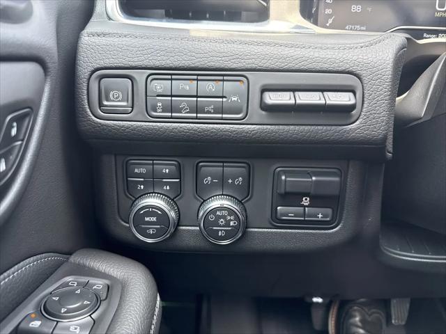 2023 GMC Yukon 4WD Denali