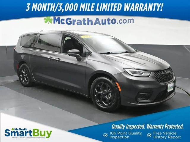 2022 Chrysler Pacifica Hybrid Touring L for sale in Cedar Rapids, IA