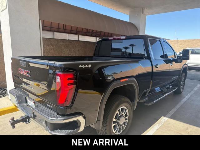 2025 GMC Sierra 2500HD 4WD Crew Cab Standard Bed SLT