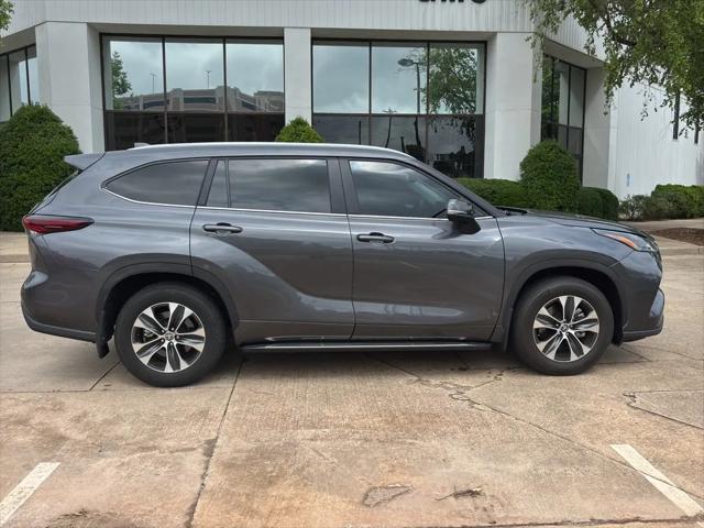 2025 Toyota Highlander XLE