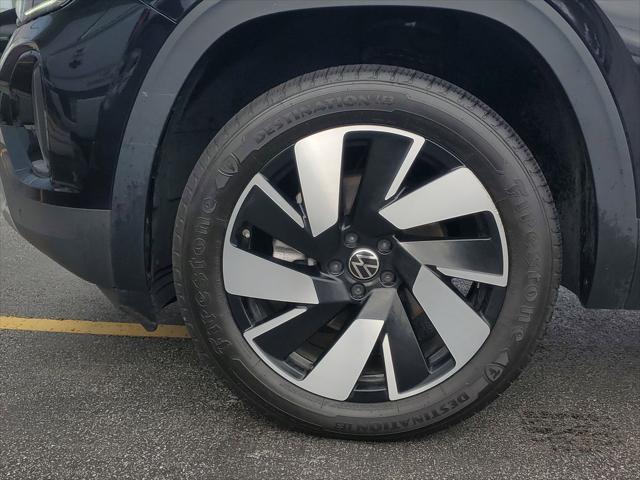 2025 Volkswagen Atlas Cross Sport 2.0T SE w/Technology