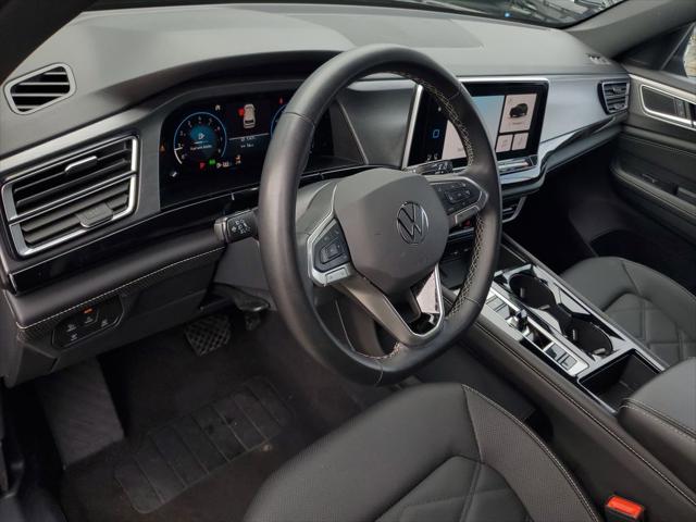 2025 Volkswagen Atlas Cross Sport 2.0T SE w/Technology