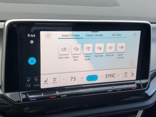 2025 Volkswagen Atlas Cross Sport 2.0T SE w/Technology