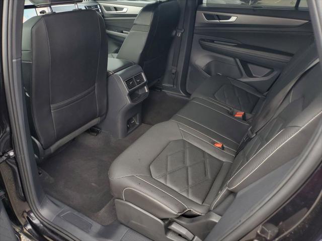 2025 Volkswagen Atlas Cross Sport 2.0T SE w/Technology