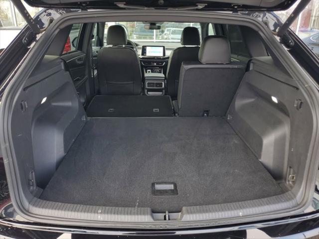 2025 Volkswagen Atlas Cross Sport 2.0T SE w/Technology
