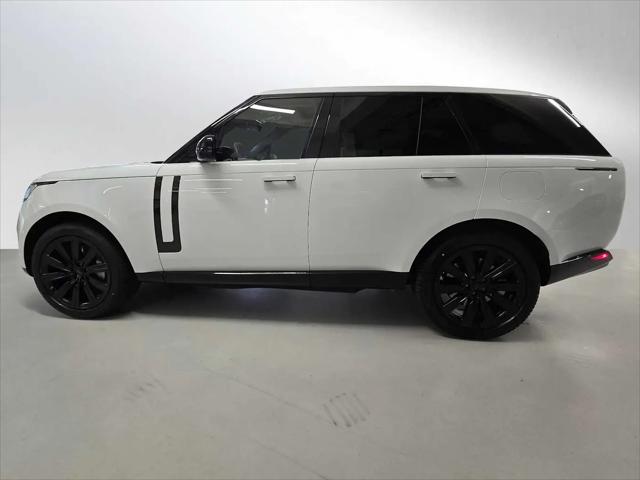 2026 Land Rover Range Rover P550e SE