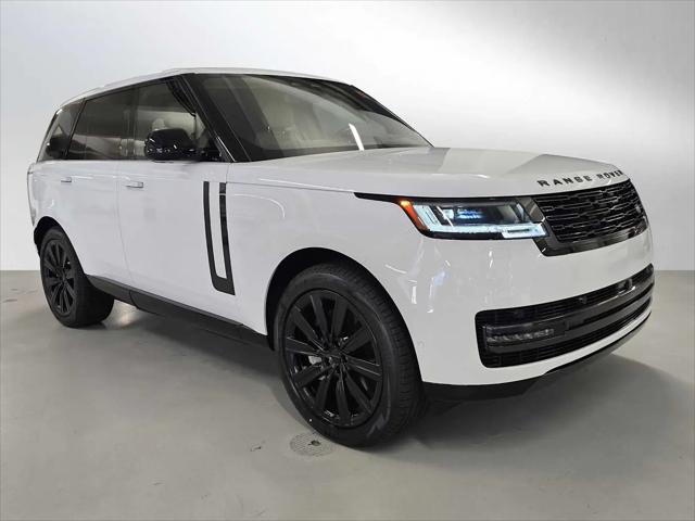 2026 Land Rover Range Rover P550e SE