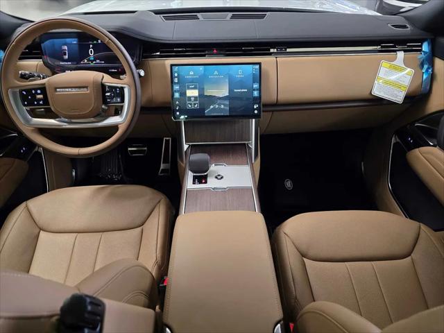 2026 Land Rover Range Rover P550e SE