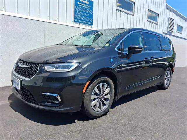 2023 Chrysler Pacifica Hybrid Touring L for sale in Rochester, NY