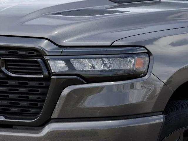 2026 Ram 1500 Express Crew Cab 4x4 5'7" Box