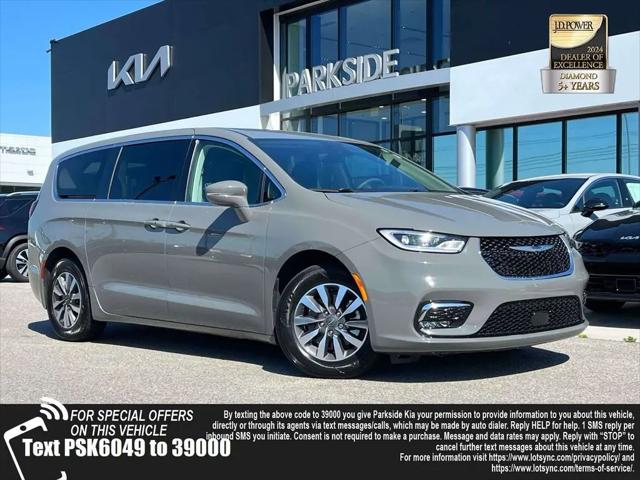 2022 Chrysler Pacifica Hybrid Touring L for sale in Knoxville, TN