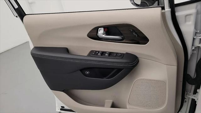 2023 Chrysler Pacifica Hybrid Limited