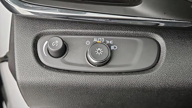 2025 Buick NV Preferred FWD