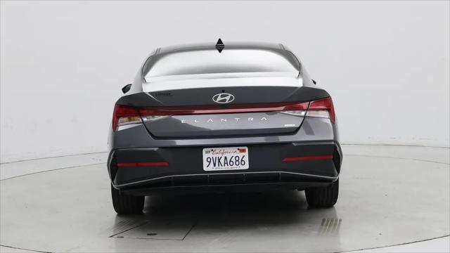2025 Hyundai Elantra Hybrid Limited