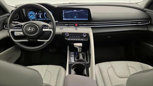 2025 Hyundai Elantra Hybrid Limited