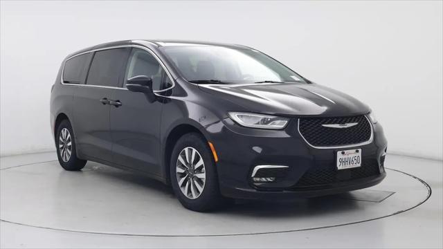 2023 Chrysler Pacifica Hybrid Touring L for sale in Canoga Park, CA