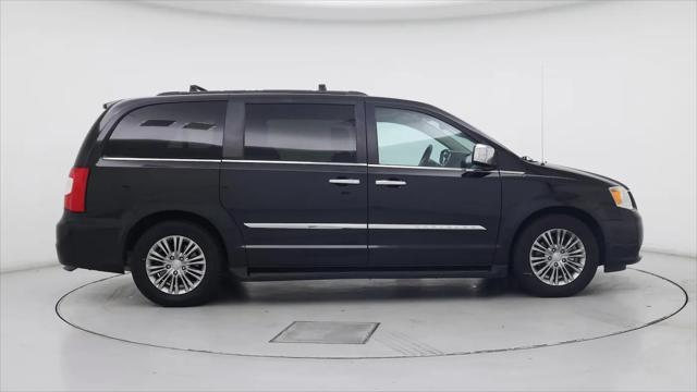 2016 Chrysler Town & Country Touring-L Anniversary Edition
