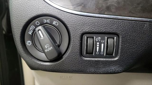 2016 Chrysler Town & Country Touring-L Anniversary Edition