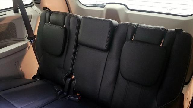 2016 Chrysler Town & Country Touring-L Anniversary Edition