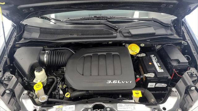 2016 Chrysler Town & Country Touring-L Anniversary Edition