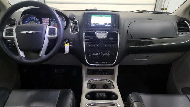2016 Chrysler Town & Country Touring-L Anniversary Edition