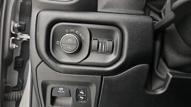2019 Ram 1500 Big Horn/Lone Star Crew Cab 4x4 5'7" Box