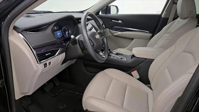 2023 Cadillac XT4 AWD Luxury