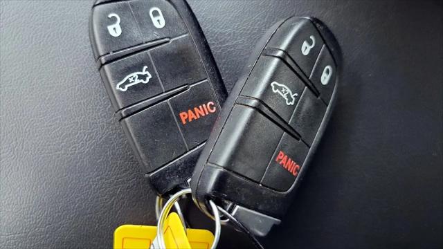 2016 Dodge Challenger SXT Plus