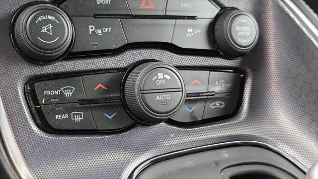 2016 Dodge Challenger SXT Plus