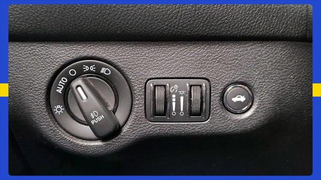 2016 Dodge Challenger SXT Plus