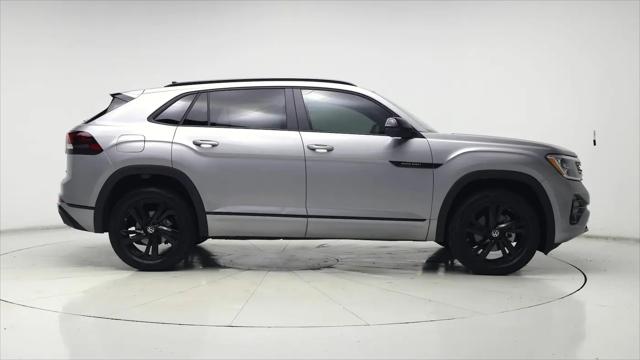2025 Volkswagen Atlas Cross Sport 2.0T SEL R-Line Black