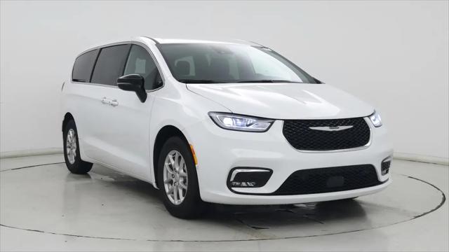 2025 Chrysler Pacifica Select for sale in Columbus, OH