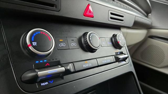 2023 Kia Carnival MPV LX Seat Package