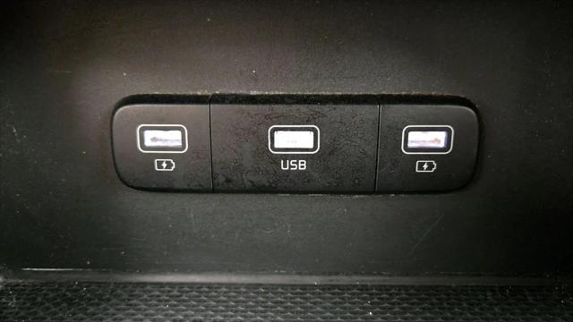 2023 Kia Carnival MPV LX Seat Package
