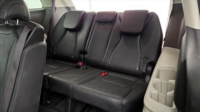 2023 Kia Carnival MPV LX Seat Package