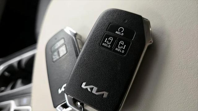 2023 Kia Carnival MPV LX Seat Package