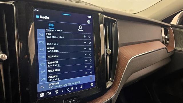 2023 Volvo XC60 B5 Plus Dark Theme