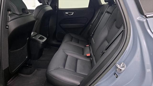 2023 Volvo XC60 B5 Plus Dark Theme