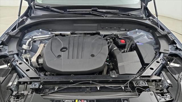 2023 Volvo XC60 B5 Plus Dark Theme