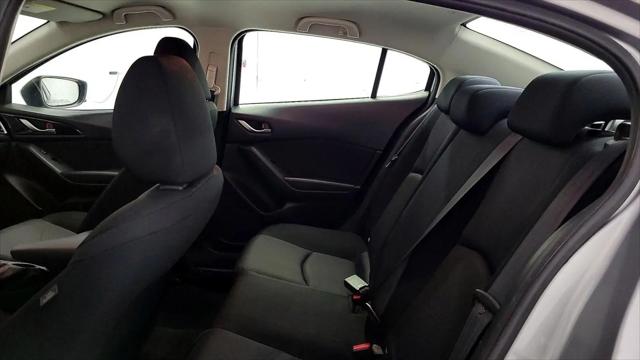 2015 Mazda Mazda3 i Sport