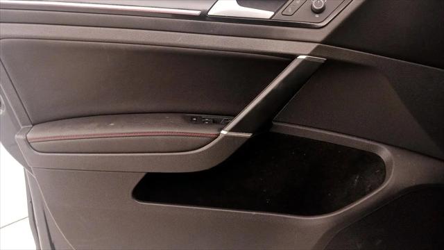 2017 Volkswagen Golf GTI SE 4-Door