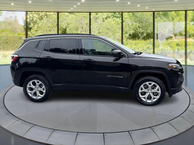 2024 Jeep Compass Latitude 4x4 2024 Jeep Compass Latitude 4x4
