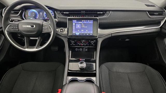 2023 Jeep Grand Cherokee Laredo 4x4
