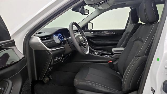 2023 Jeep Grand Cherokee Laredo 4x4